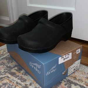Dansko Professional Oiled Black Clogs Size 41